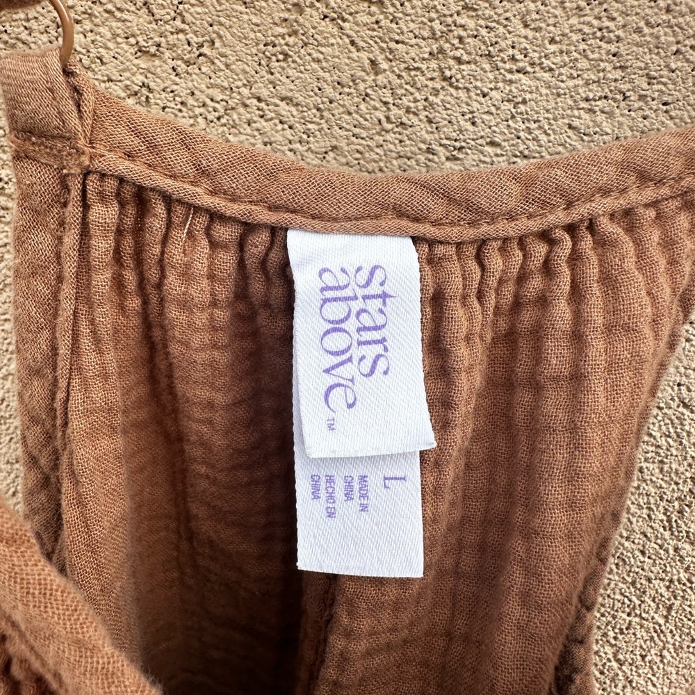 Stars Above Brown Textured Sleeveless Top - Picture 3 of 3